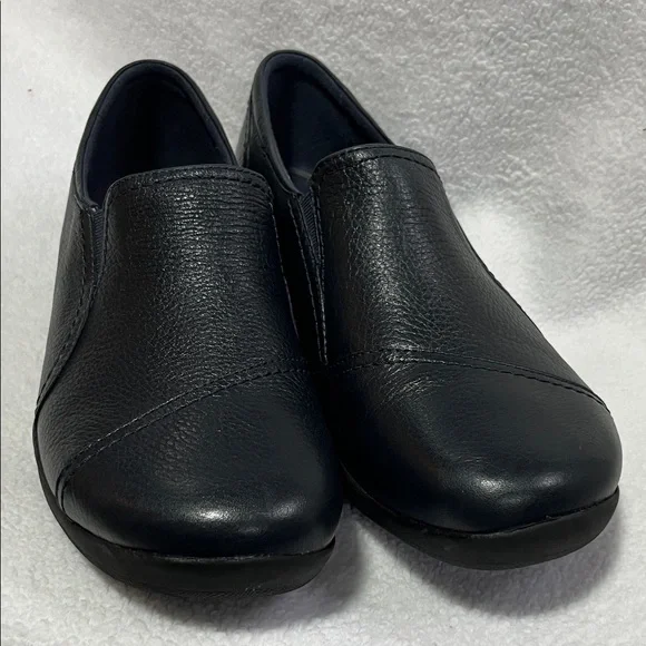 Clarks “in-motion” Women's Navy Blue Leather Loafers 12w 12 wide - Picture 4 of 14